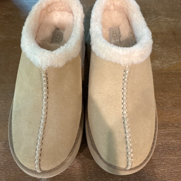 UGG New Heights Sand Clog NWOT - Picture 4 of 5